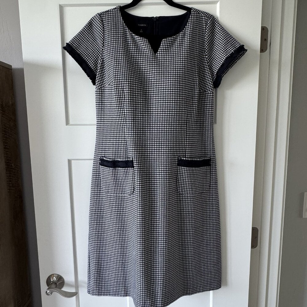Talbots Women's Dress Size 8, dark blue & white houndstooth